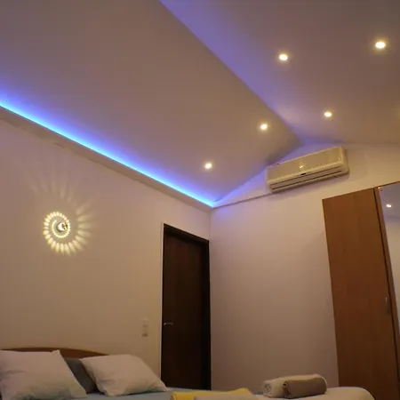 With Parking Space Pirovac, Sibenik - 24766 شقة *
