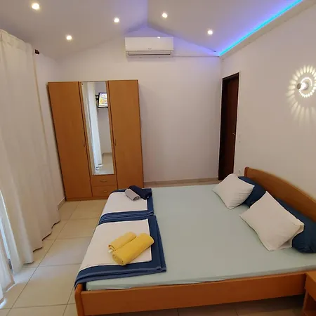 With Parking Space Pirovac, Sibenik - 24766 شقة بيروفاتش