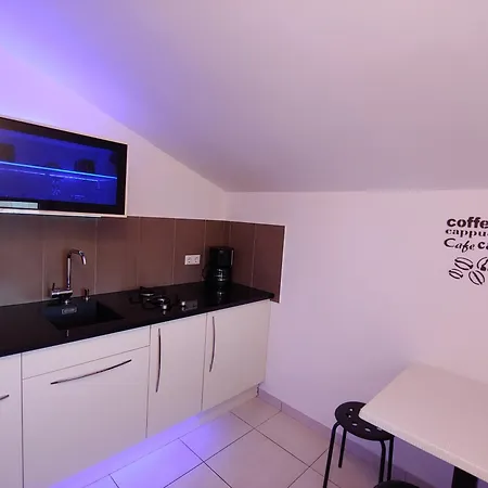 With Parking Space Pirovac, Sibenik - 24766 شقة *