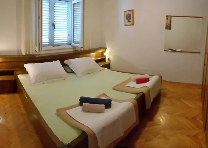 アパート With Parking Space Pirovac, Sibenik - 24766 ピロヴァッツ