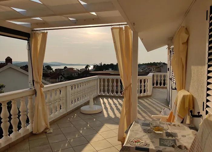 Apartment With Parking Space Pirovac, Sibenik - 24766